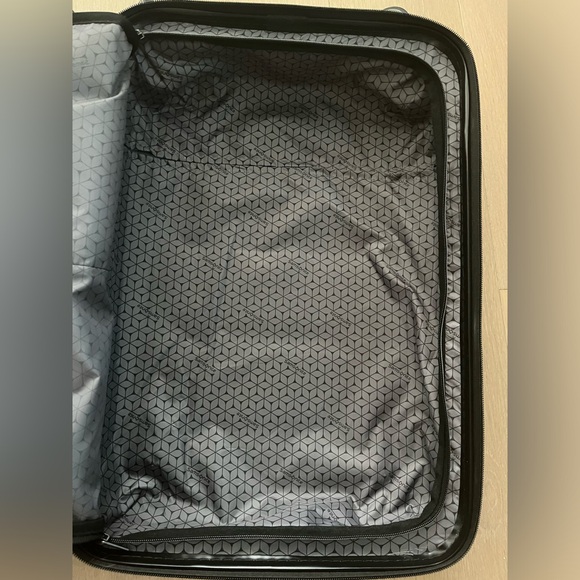 Samsonite Octiv Expandable Carry-On Spinner Suitcase - Picture 12 of 12